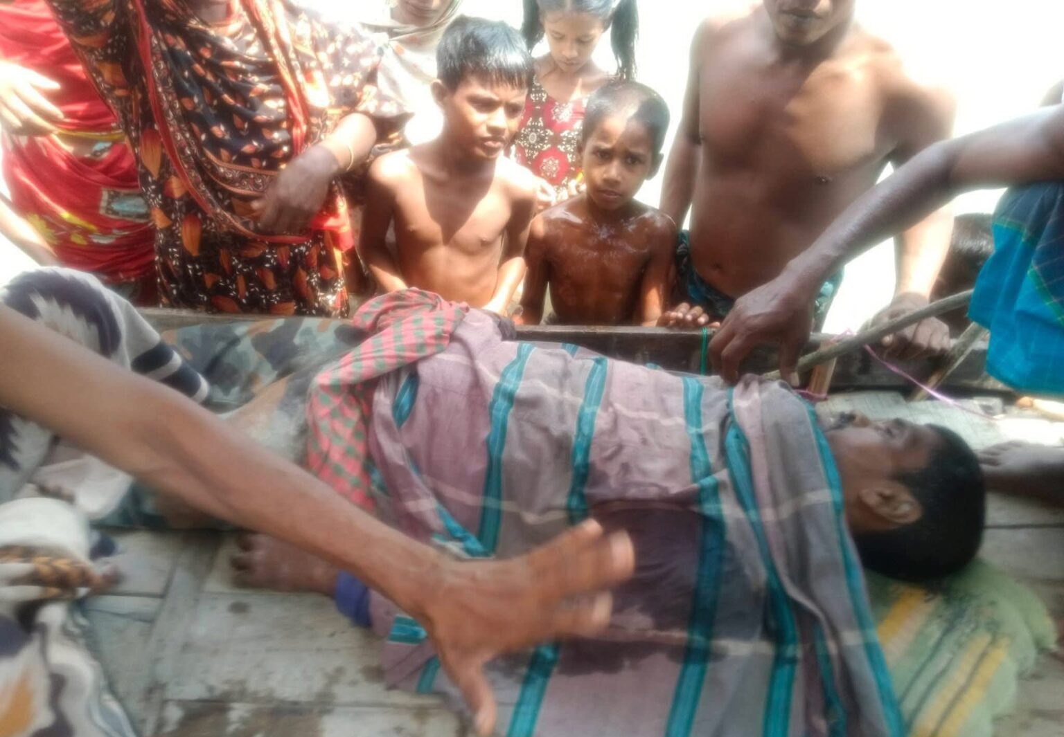 সুন্দরবনে বনবিভাগের ছোড়া গুলিতে জেলের মৃত্যু