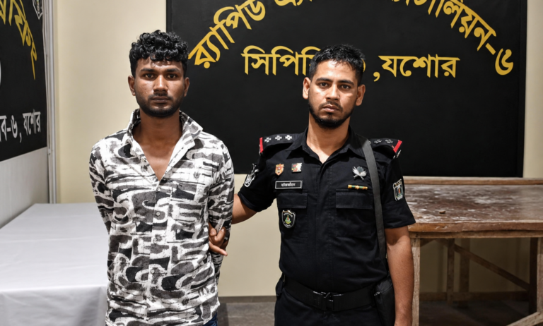 যশোরে হত্যা, অস্ত্র ও মাদক মামলার আসামি ‘ভাগ্নে ইমন’ গ্রেফতার যশোরে হত্যা, অস্ত্র ও মাদক মামলার আসামি ‘ভাগ্নে ইমন’ গ্রেফতার