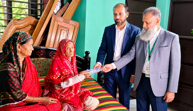 অর্থাভাবে হাসপাতালে নয়, ঝাড়-ফুঁকে চিকিৎসা; অবশেষে পাশে দাঁড়াল বসুন্ধরা গ্রুপ