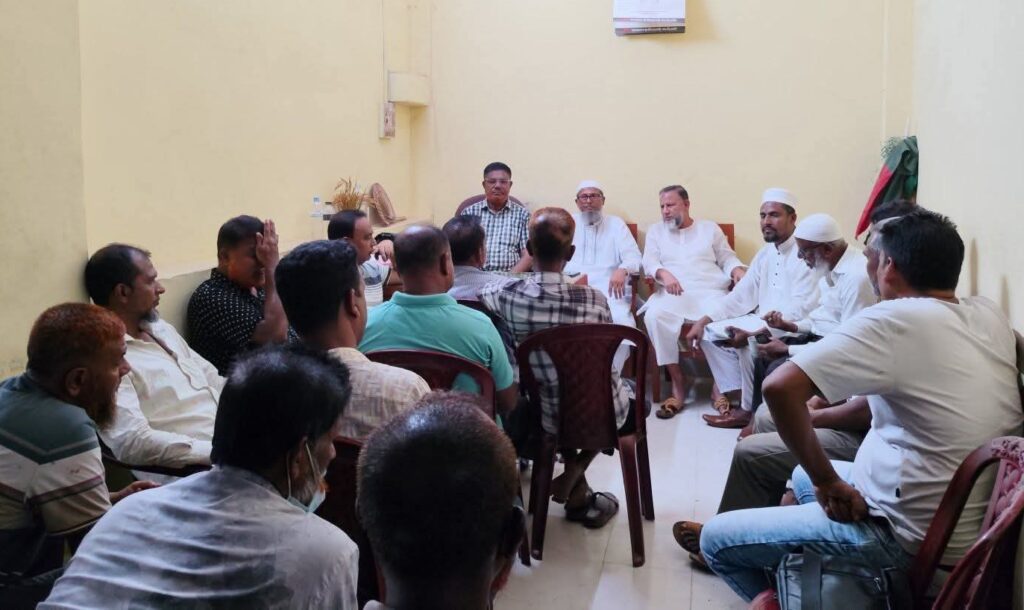 চৌগাছায় মডেল মসজিদ নির্মাণ ও ব্যবসায়ীদের সমস্যা নিরসনে মতবিনিময়