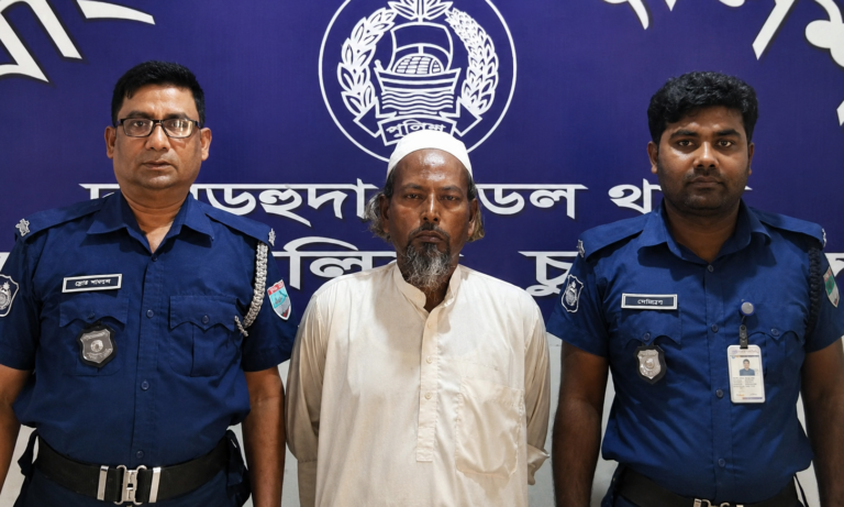 দামুড়হুদায় পুত্রবধূ ধর্ষণের অভিযোগে শ্বশুর গ্রেপ্তার