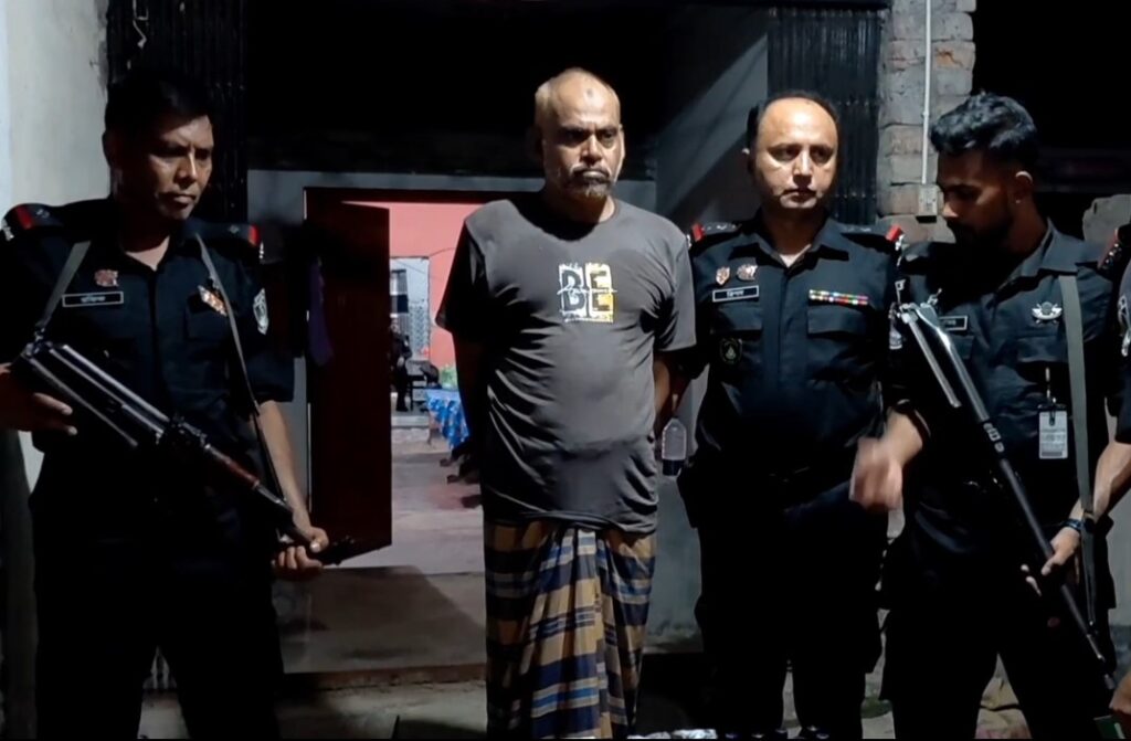 যশোরে ১৩১ বোতল উইন কোরেক্স উদ্ধার, আটক ১ (ভিডিও সহ)