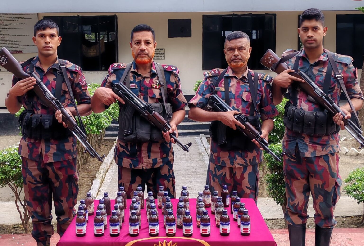 যশোর সীমান্তে বিজিবির অভিযানে প্রায় ৩২ লাখ টাকার মাদক ও চোরাচালানি পণ্য জব্দ