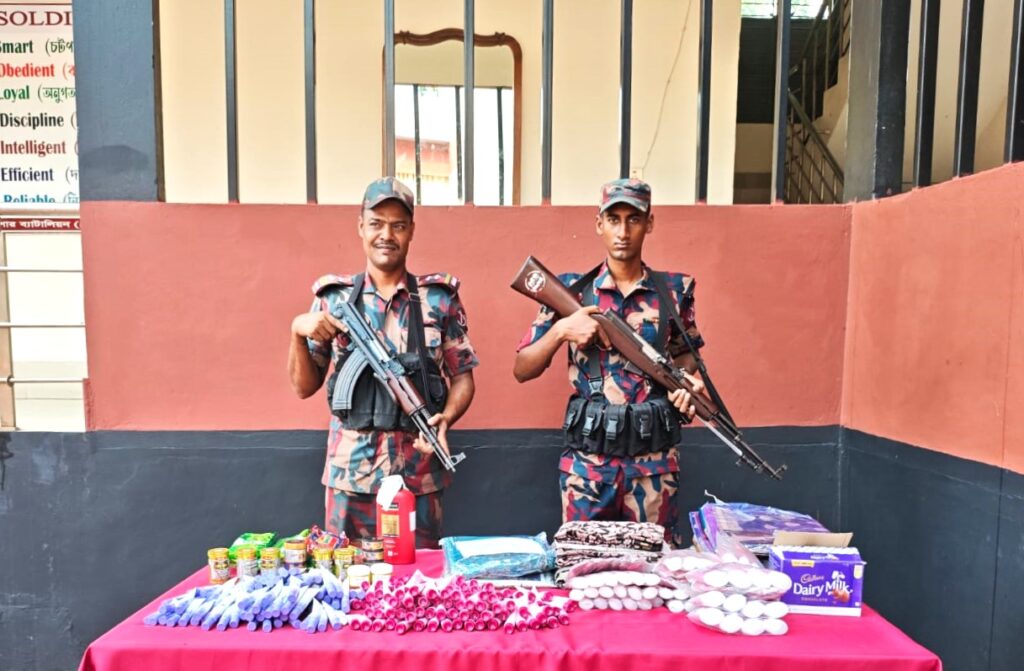বেনাপোলে দেড় লাখ টাকার চোরাচালান পণ্য জব্দ