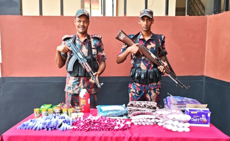বেনাপোলে দেড় লাখ টাকার চোরাচালান পণ্য জব্দ