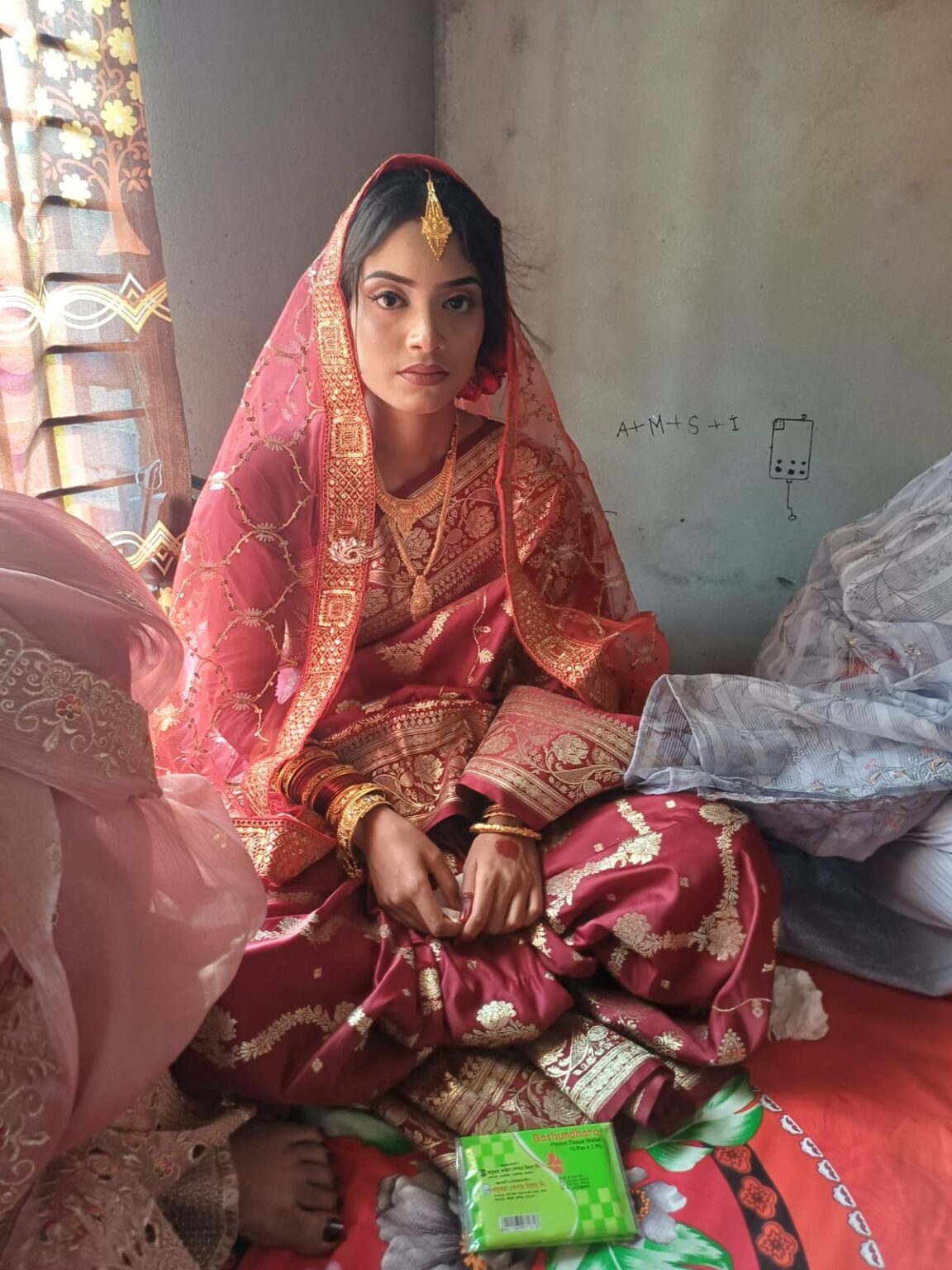 চৌগাছায় কলেজছাত্রীর বিরুদ্ধে প্রতারণামূলক বিয়ের অভিযোগ, থানায় সালিশ