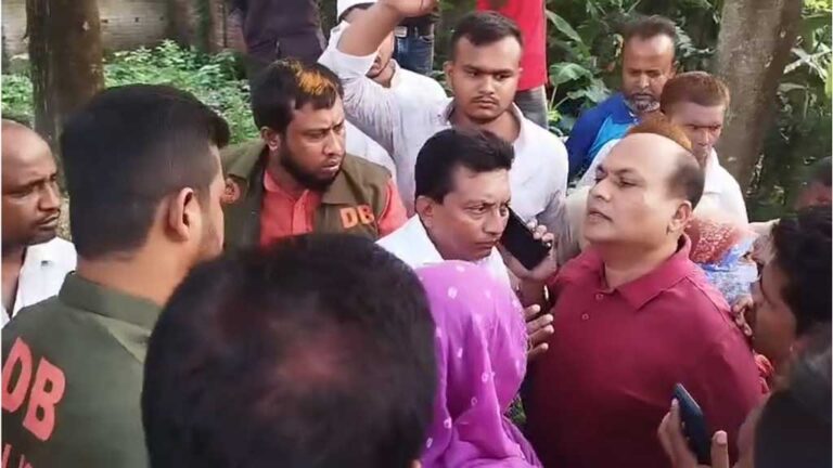 মসজিদের মাইকে ঘোষণা দিয়ে পুলিশের হাত থেকে বিএনপি নেতাকে ছিনিয়ে নেয়ার অভিযোগ
