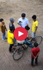 সন্ত্রাসী ভাড়া করে প্রাচীর ভাঙা, অস্ত্রের মহড়ায় অসহায় দুই পরিবার ( ভিডিও সহ ) সন্ত্রাসী ভাড়া করে প্রাচীর ভাঙা, অস্ত্রের মহড়ায় অসহায় দুই পরিবার ( ভিডিও সহ )