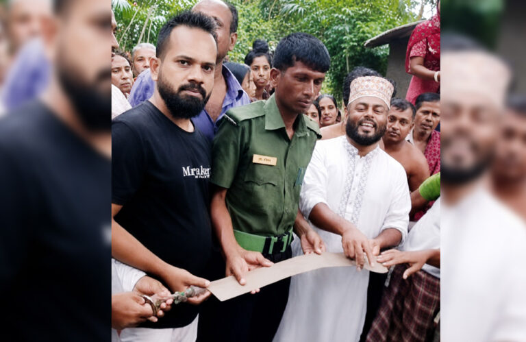 সাগরদাঁড়িতে মহাকবি মধুসূদনের আমলের ঐতিহাসিক বড় দা উদ্ধার, জাদুঘরে সংরক্ষণ সাগরদাঁড়িতে মহাকবি মধুসূদনের আমলের ঐতিহাসিক বড় দা উদ্ধার, জাদুঘরে সংরক্ষণ