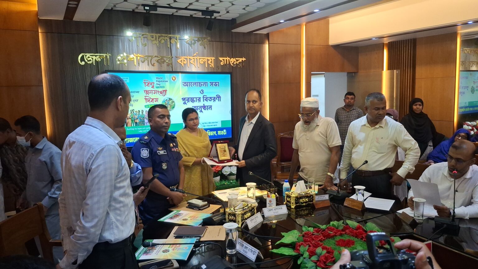 বিশ্ব জনসংখ্যা দিবস উপলক্ষে মাগুরায় আলোচনা সভা, পুরস্কার বিতরণ