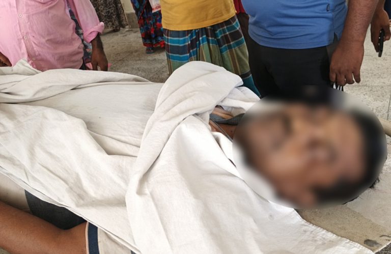 অভয়নগরে ইজিবাইক উল্টে নিহত ১, চালক পলাতক