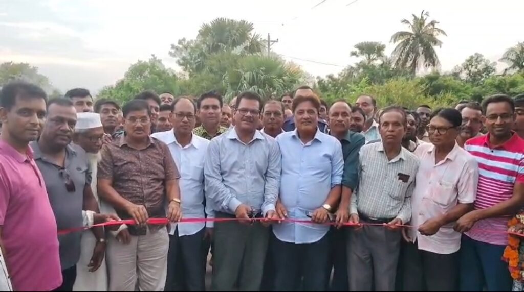 তালার নগরঘাটা-মাছখোলা রাস্তার নির্মাণ কাজ উদ্বোধন