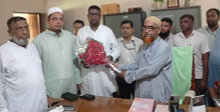 ইতনা মাধ্যমিক বালিকা বিদ্যালয়ের নবগঠিত সভাপতির দায়িত্ব গ্রহণ