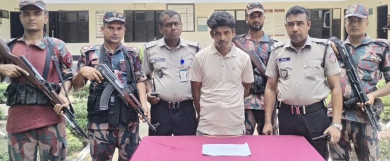 ইয়াবাসহ সাড়ে ৫ লাখ টাকার চোরাচালানি পণ্য জব্দ